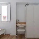 Rent 4 bedroom apartment in Valencia