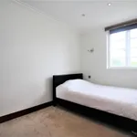 Rent 3 bedroom flat in London