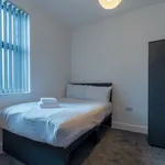 Rent 1 bedroom flat in Swansea