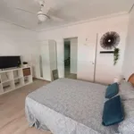 Rent a room of 110 m² in valencia