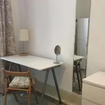 Rent a room in lisbon