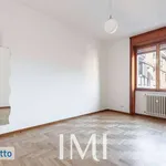 Rent 4 bedroom apartment of 150 m² in Milan