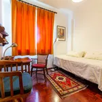 Rent a room of 160 m² in lisbon