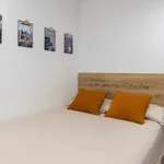 Rent 4 bedroom apartment of 50 m² in Barcelona