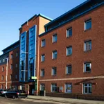 Rent 4 bedroom flat in Leicester