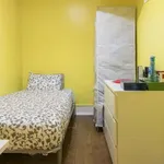 Rent a room in lisbon