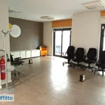 Affitto 6 camera appartamento di 248 m² in Catania