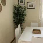 Rent a room of 120 m² in madrid