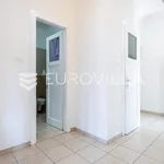 Rent 2 bedroom apartment of 85 m² in Split