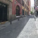 Rent a room of 200 m² in madrid