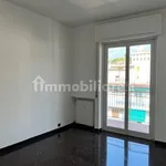 Affitto 3 camera appartamento di 98 m² in Genoa