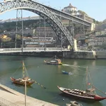 Rent 2 bedroom apartment in Porto