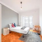 Rent 5 bedroom apartment of 11 m² in Lisbon