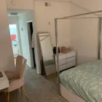 Rent 2 bedroom apartment in Costa Mesa