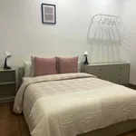 Rent a room of 100 m² in Barcelona