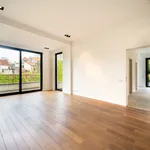 Rent 3 bedroom house of 435 m² in Schaerbeek