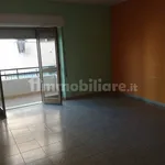 Affitto 3 camera appartamento di 120 m² in Reggio Calabria