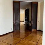 Rent 5 bedroom apartment of 250 m² in Milano