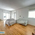 Affitto 4 camera appartamento di 150 m² in Naples