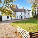 Rent 6 bedroom house in Louth