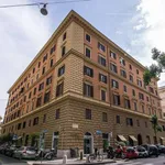 Affitto 5 camera appartamento di 160 m² in Rome