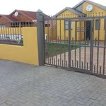 Rent 2 bedroom house of 80 m² in Pretoria