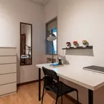 Rent a room of 120 m² in madrid