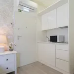 Rent 1 bedroom apartment of 34 m² in Porto