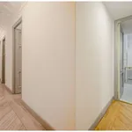 Rent a room of 200 m² in madrid