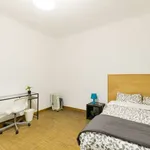 Rent a room of 140 m² in madrid