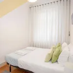 Rent 7 bedroom apartment of 115 m² in Porto