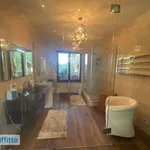 Rent 6 bedroom house of 400 m² in Rome