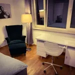 Rent a room of 90 m² in frankfurt