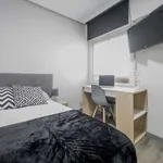 Rent a room of 100 m² in madrid