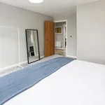 Rent 2 bedroom flat of 70 m² in Belfast