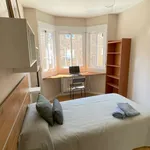 Rent a room of 230 m² in madrid