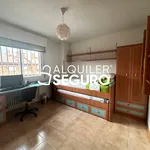 Rent 4 bedroom apartment of 250 m² in Alcalá de Henares