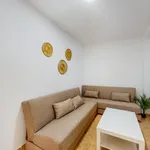 Rent 4 bedroom apartment in Valencia