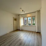 Huur 2 slaapkamer appartement van 35 m² in Tuinwijk-Oost