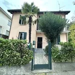 Villa in affitto a Maslianico via XXV Aprile, giardino, posto auto, box - TrovaCasa