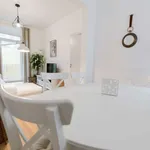 Rent 2 bedroom apartment of 109 m² in lisbon