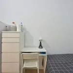 Rent a room in lisbon