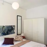 Rent a room of 90 m² in Barcelona