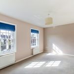Rent 5 bedroom flat in South East England