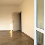 Rent 3 bedroom apartment of 103 m² in Milano