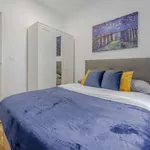 Rent a room of 120 m² in madrid