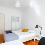 Rent a room of 80 m² in lisbon