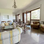 Rent 7 bedroom house of 250 m² in Roma