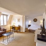 Rent 1 bedroom apartment of 452 m² in Paris