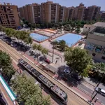 Rent a room of 100 m² in valencia